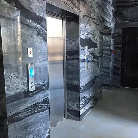 Lazuren Briag Private Бургас