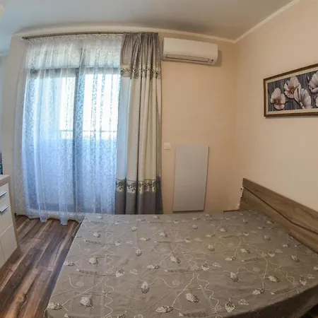 Lazuren Briag Private Aparthotel
