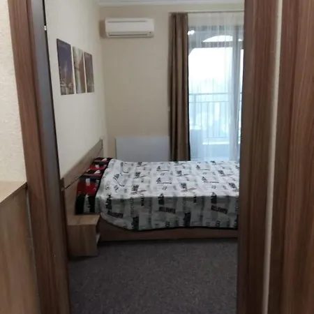 Lazuren Briag Private
